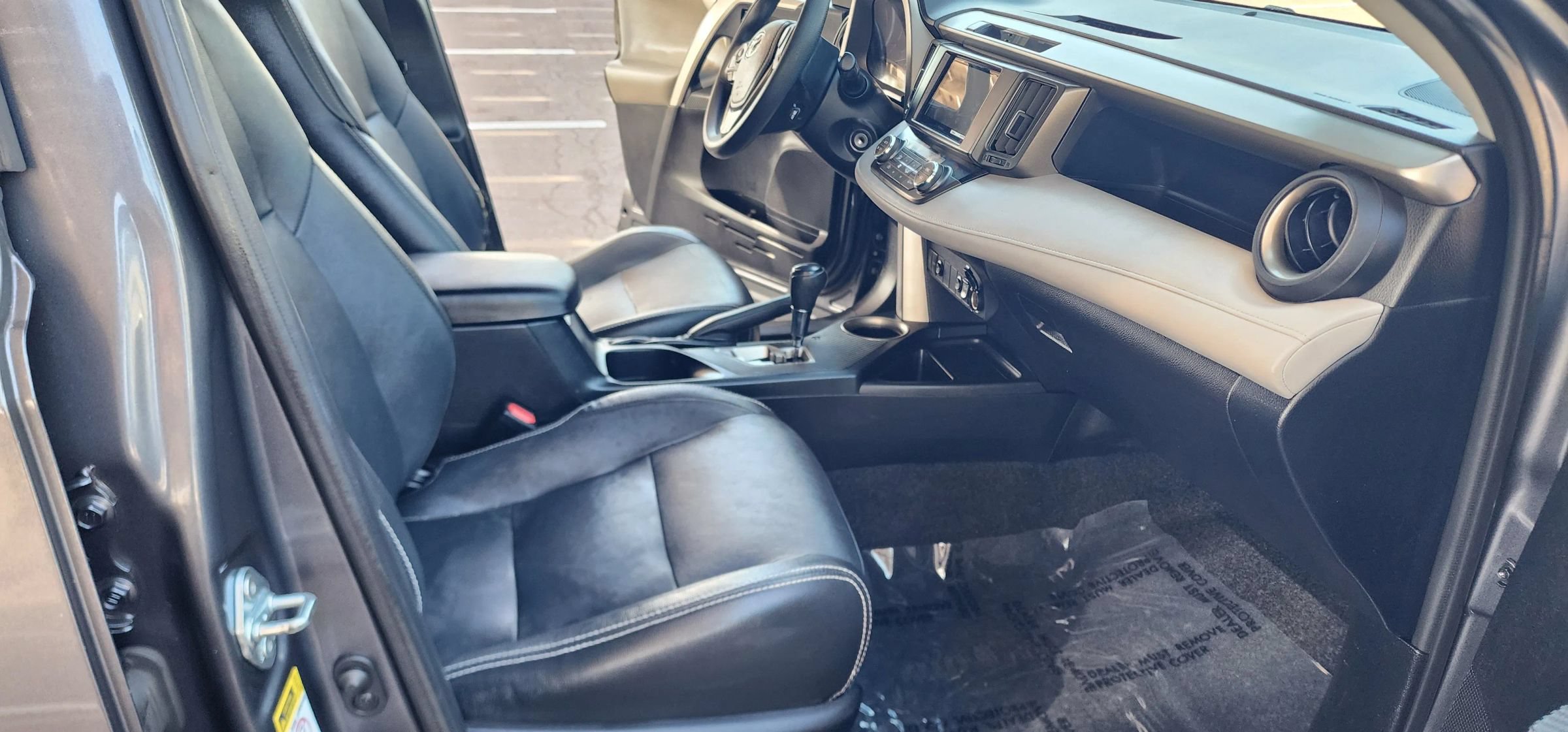 Used 2014 Toyota RAV4 XLE AWD/4WD image 11