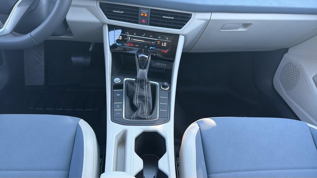 New 2027 Volkswagen Jetta SE FWD image 18