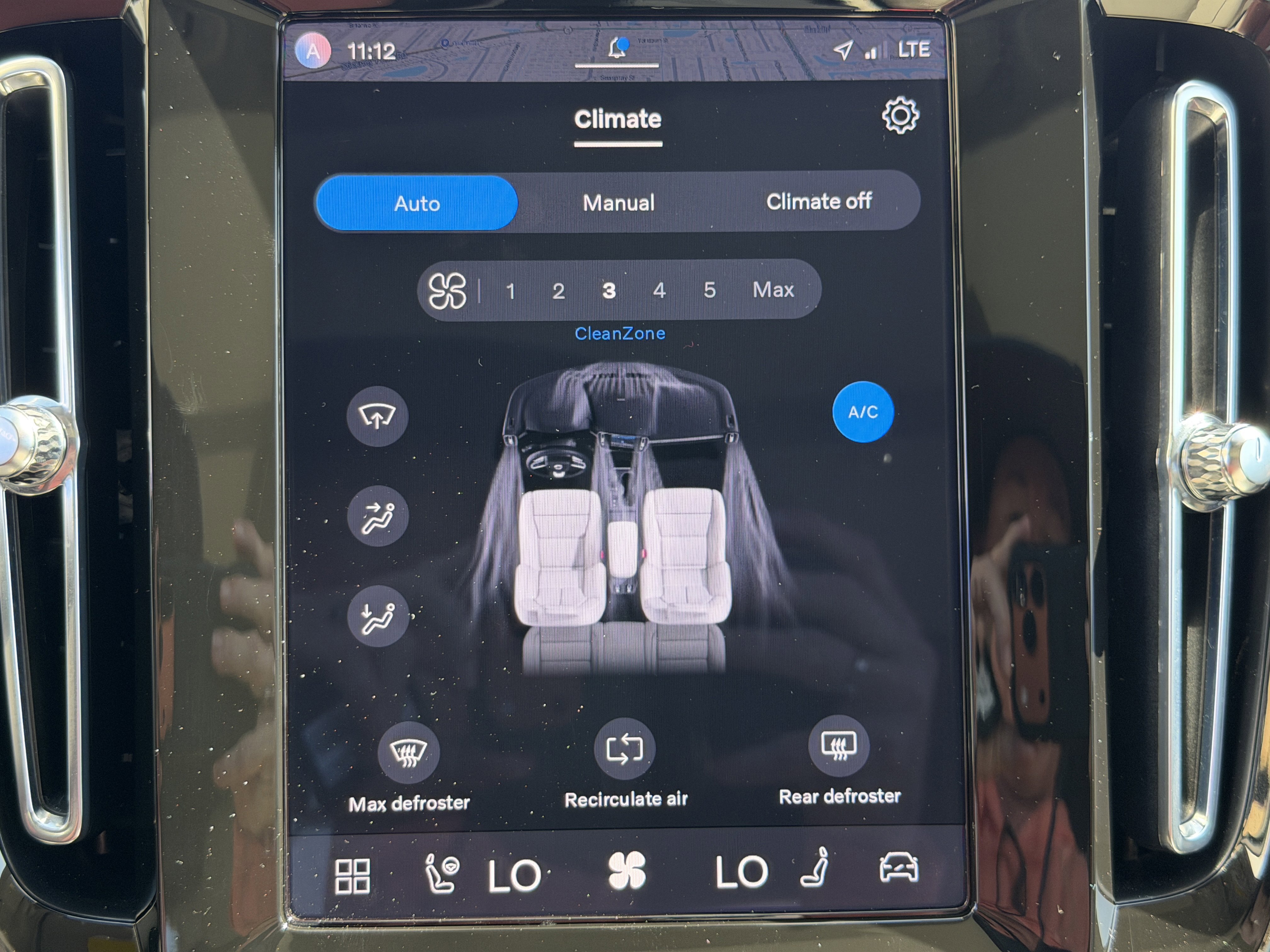 Certified 2023 Volvo XC40 B5 Plus w/ Protection Package Premier image 26