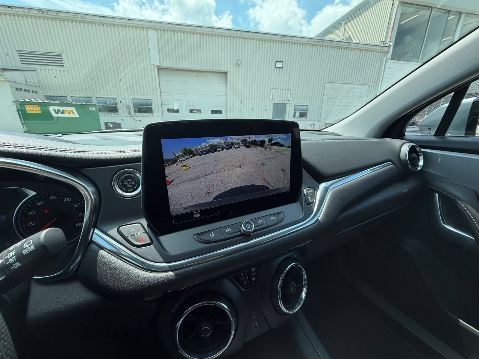 Used 2025 Chevrolet Blazer LT FWD image 27