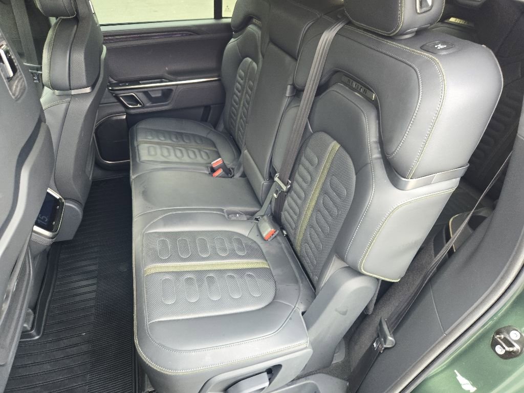 Used 2022 Rivian R1S Launch Edition AWD/4WD image 41