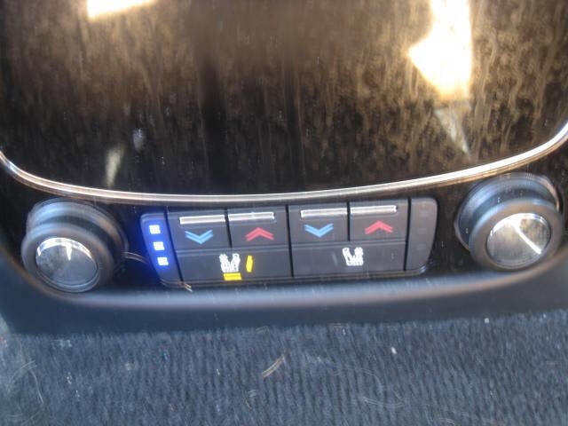 Used 2017 Jaguar XJ image 21