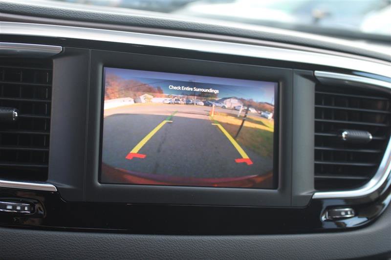 Used 2023 Chrysler Voyager LX image 20