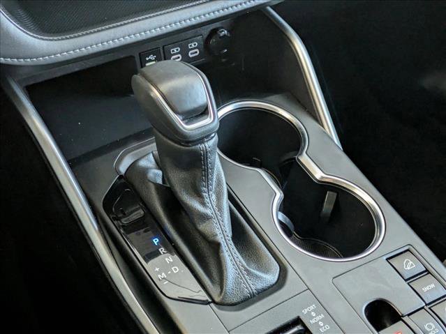 Used 2024 Toyota Highlander LE image 12