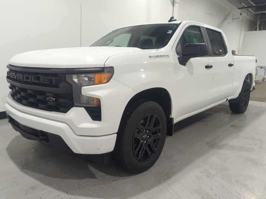 Used 2022 Chevrolet Silverado 1500 Custom image 2