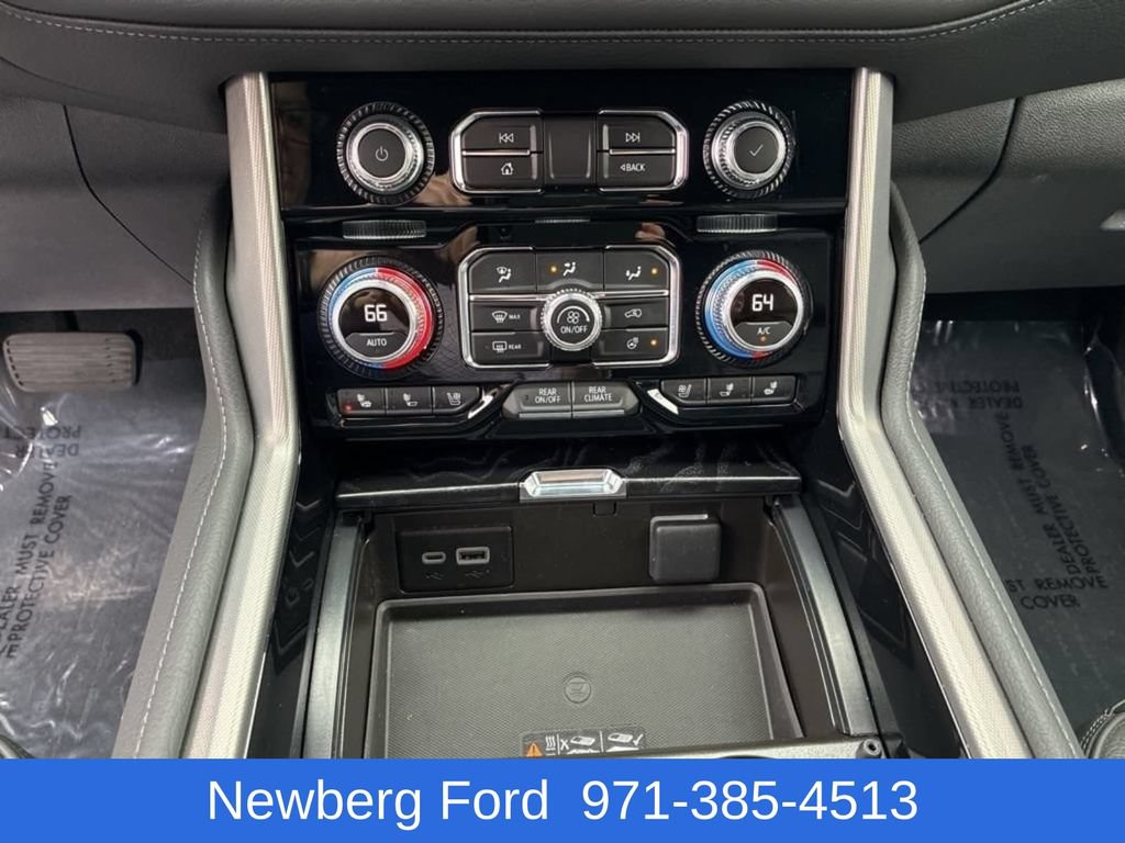 Used 2024 GMC Yukon XL Denali w/ Advanced Technology Package AWD/4WD image 22