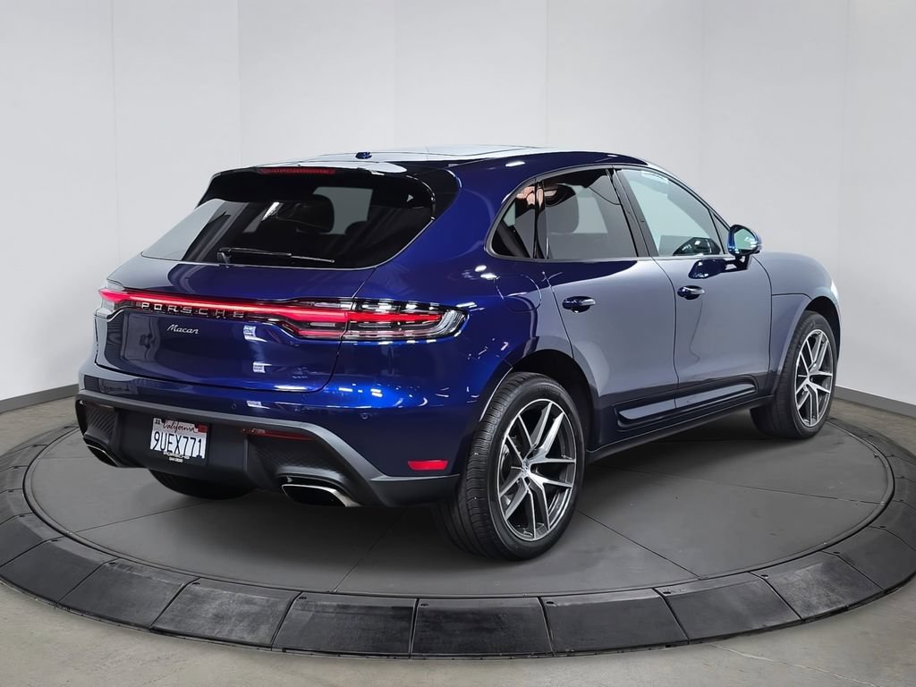 Certified 2025 Porsche Macan AWD/4WD image 7