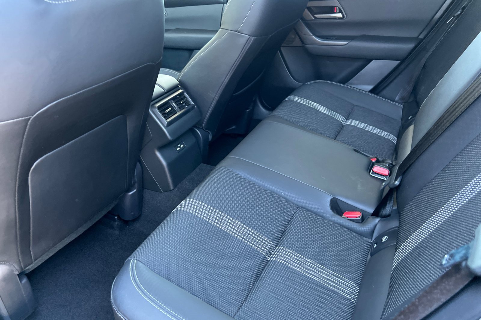 Used 2024 MAZDA CX-50 AWD 2.5 S w/ Cargo Package image 16