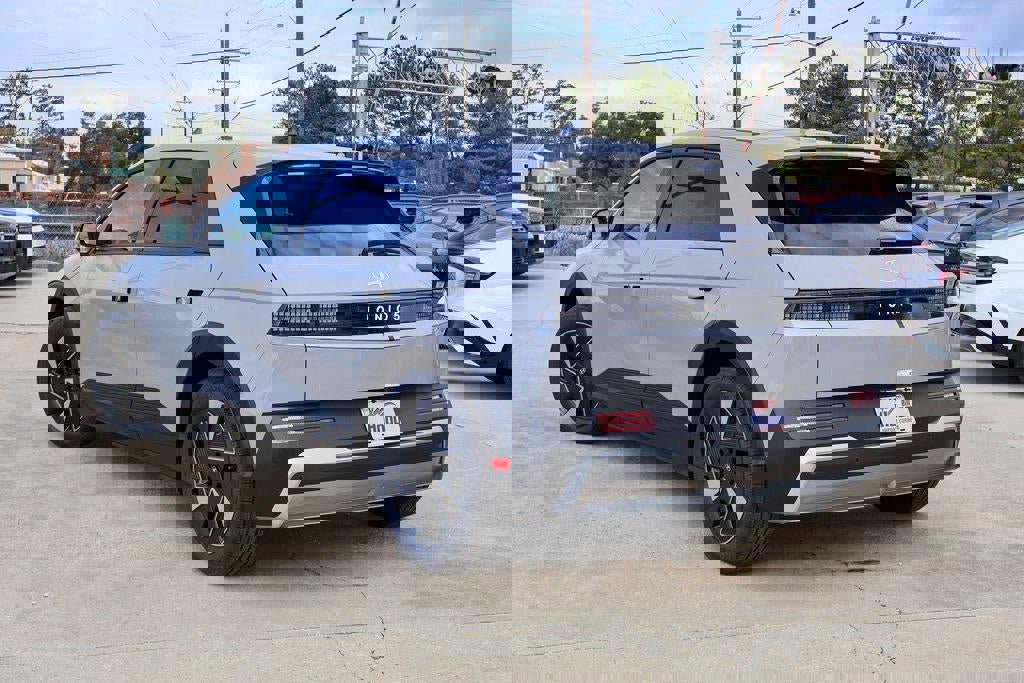 New 2025 Hyundai Venue Limited image 2