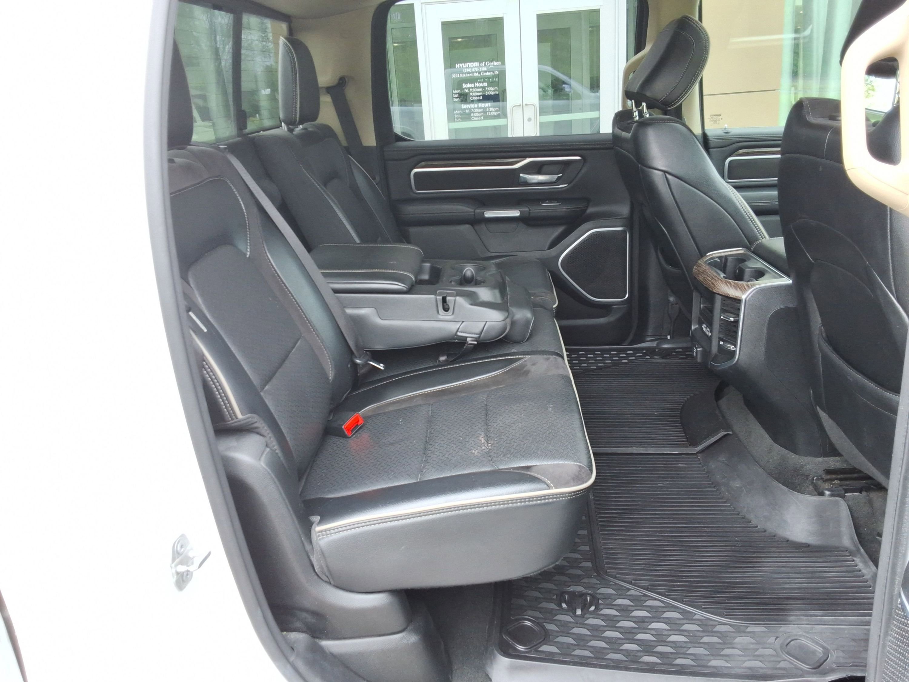 Used 2020 RAM 1500 Laramie AWD/4WD image 34