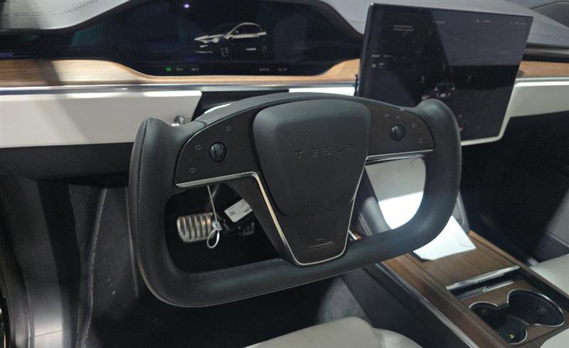 Used 2022 Tesla Model X image 5