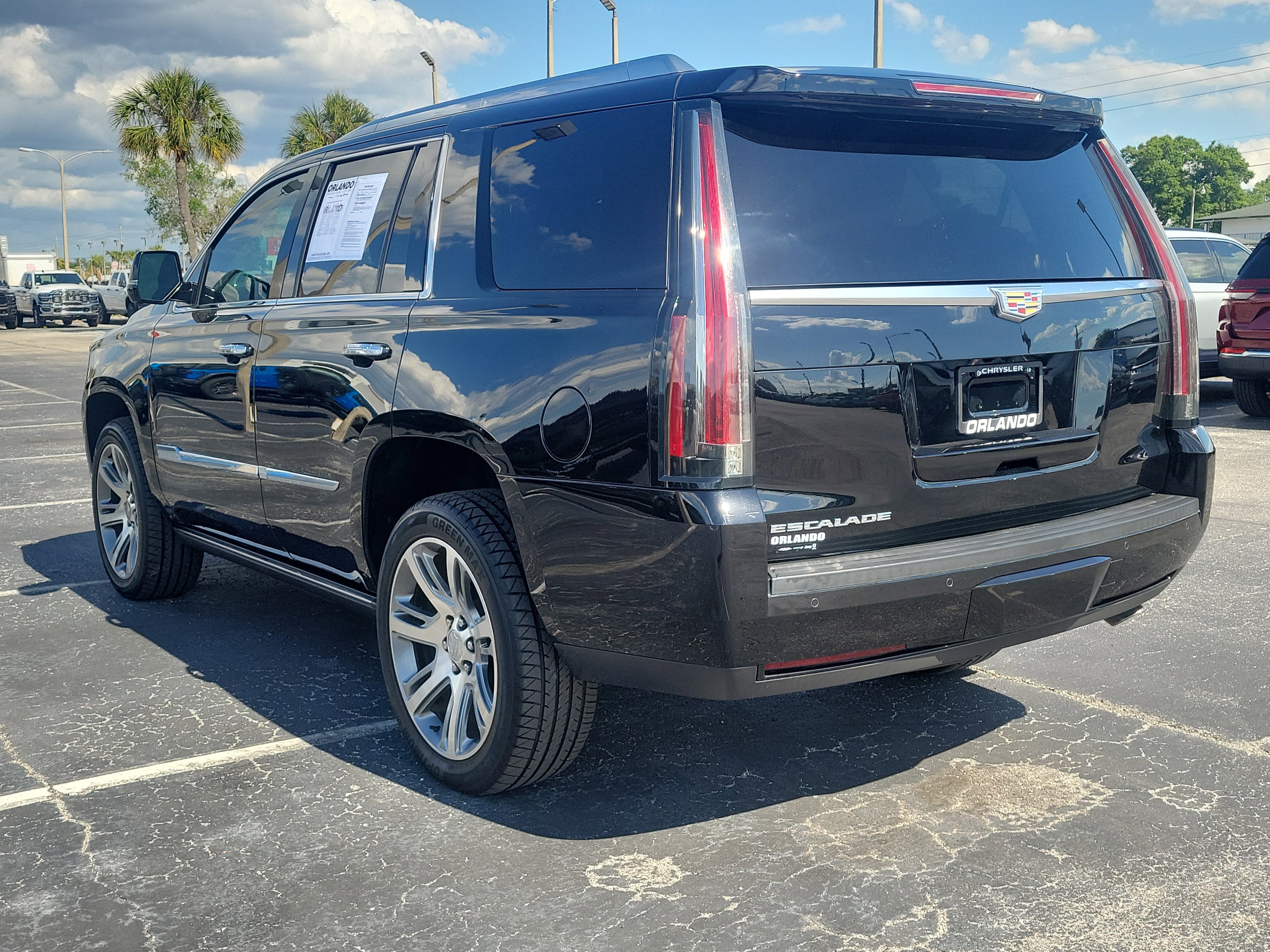 Used 2016 Cadillac Escalade Premium AWD/4WD image 6