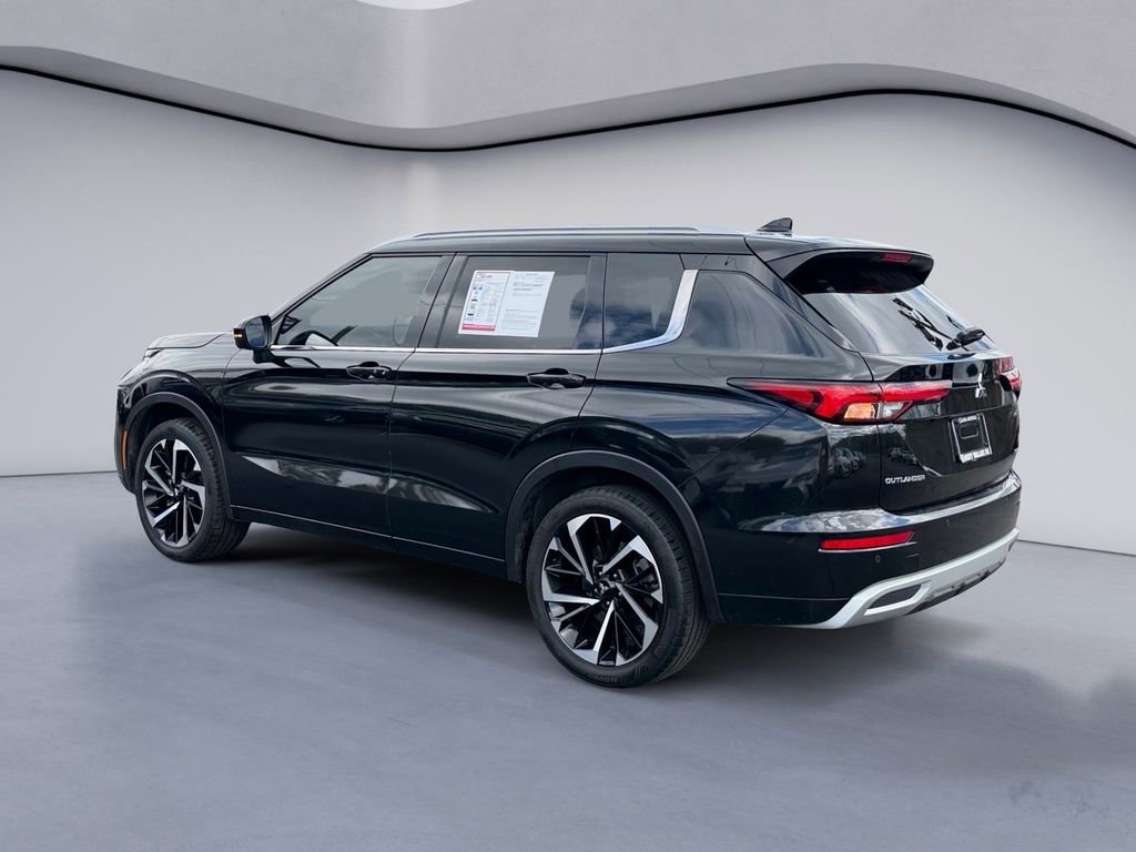 Used 2024 Mitsubishi Outlander SEL image 3