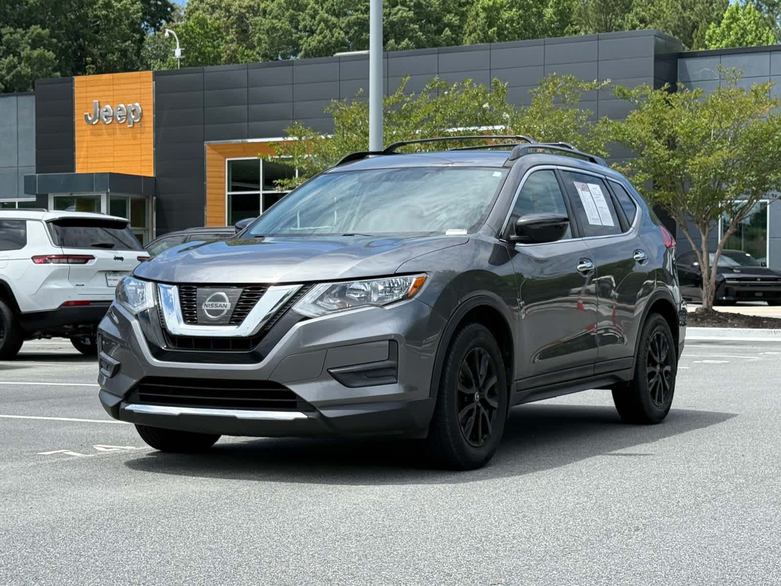 Used 2017 Nissan Rogue SV w/ Midnight Edition FWD image 1