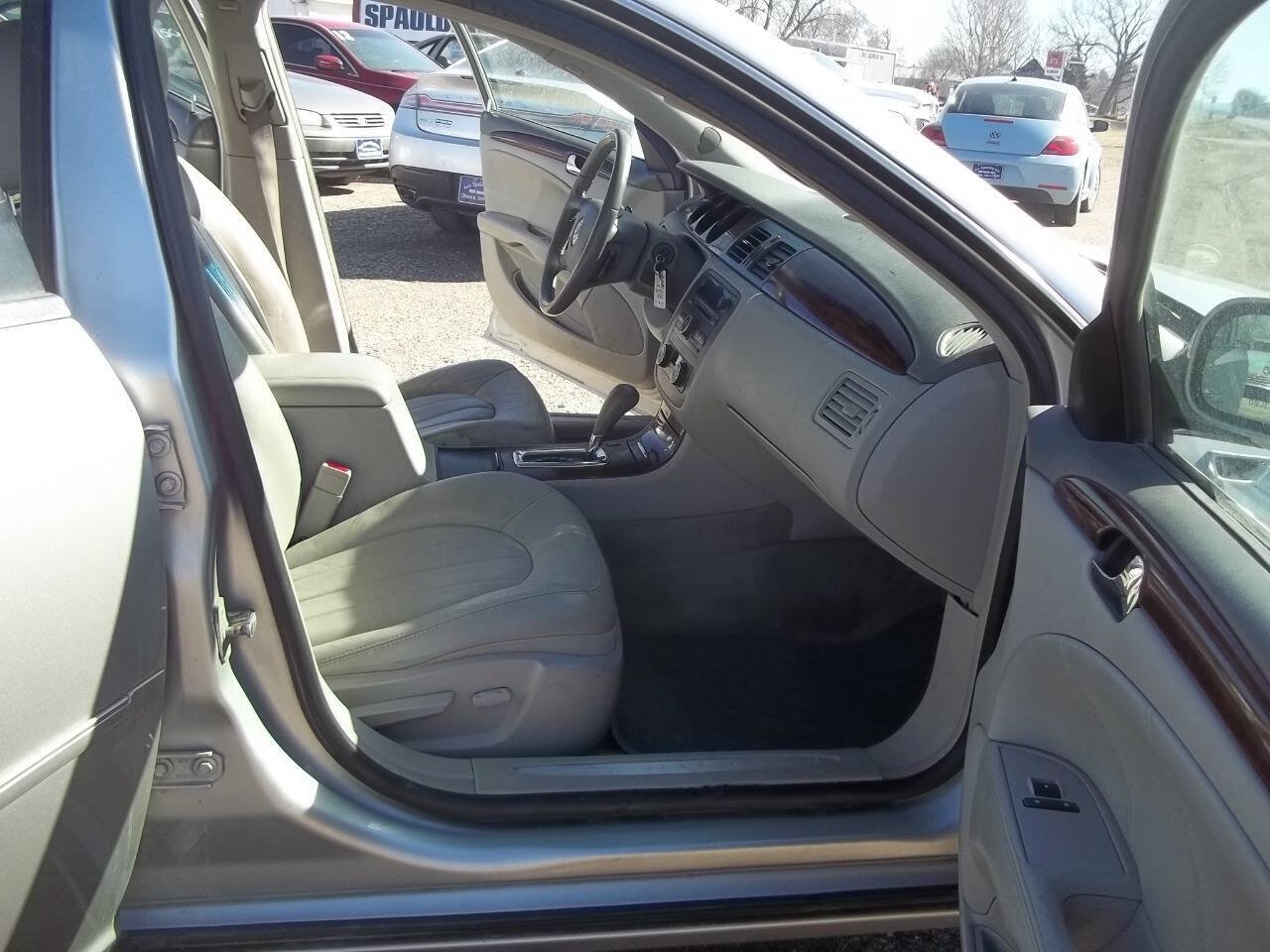 Used 2008 Buick Lucerne CXL FWD image 10