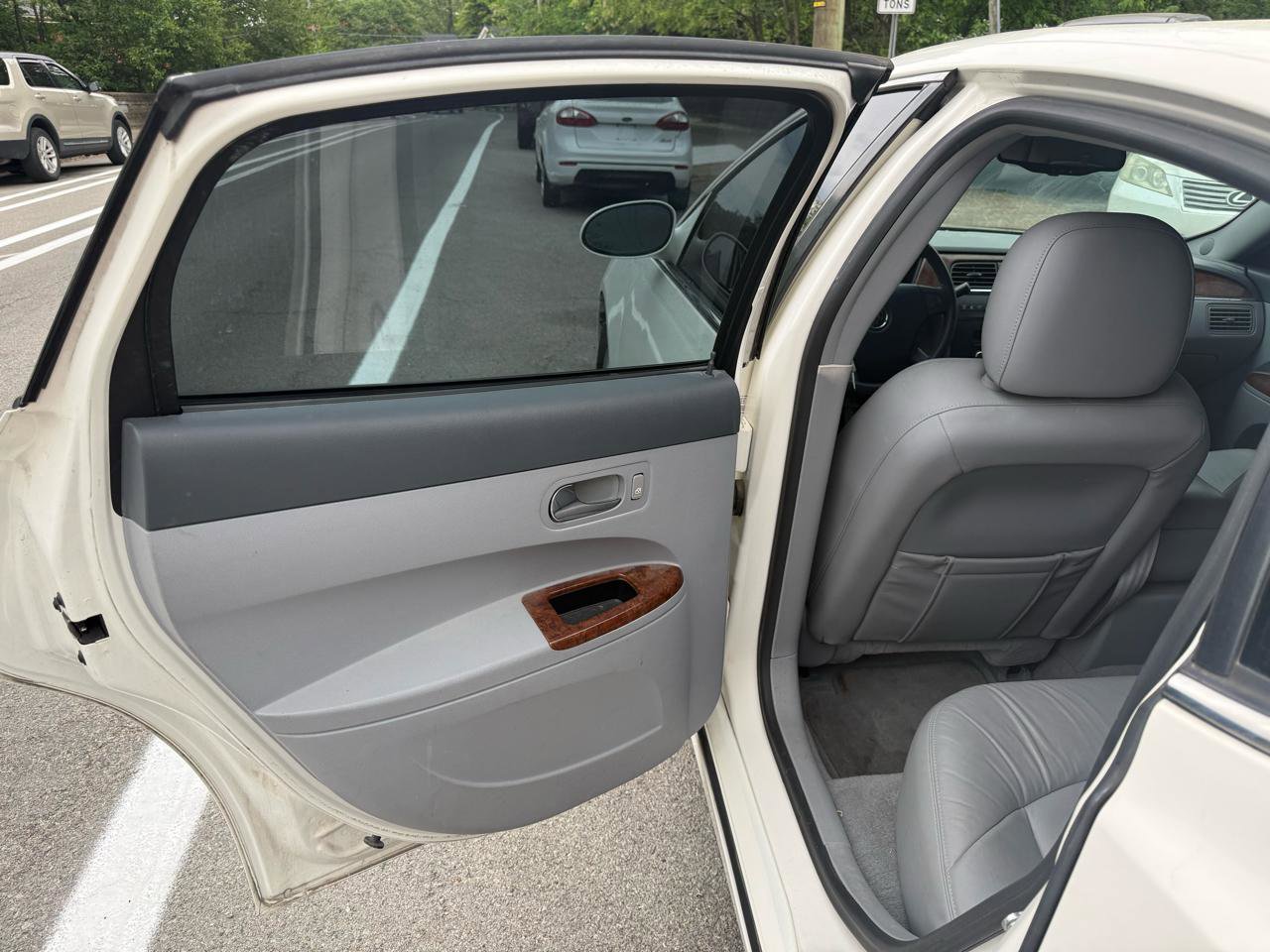 Used 2005 Buick LaCrosse CXL w/ Gold Convenience Package FWD image 11