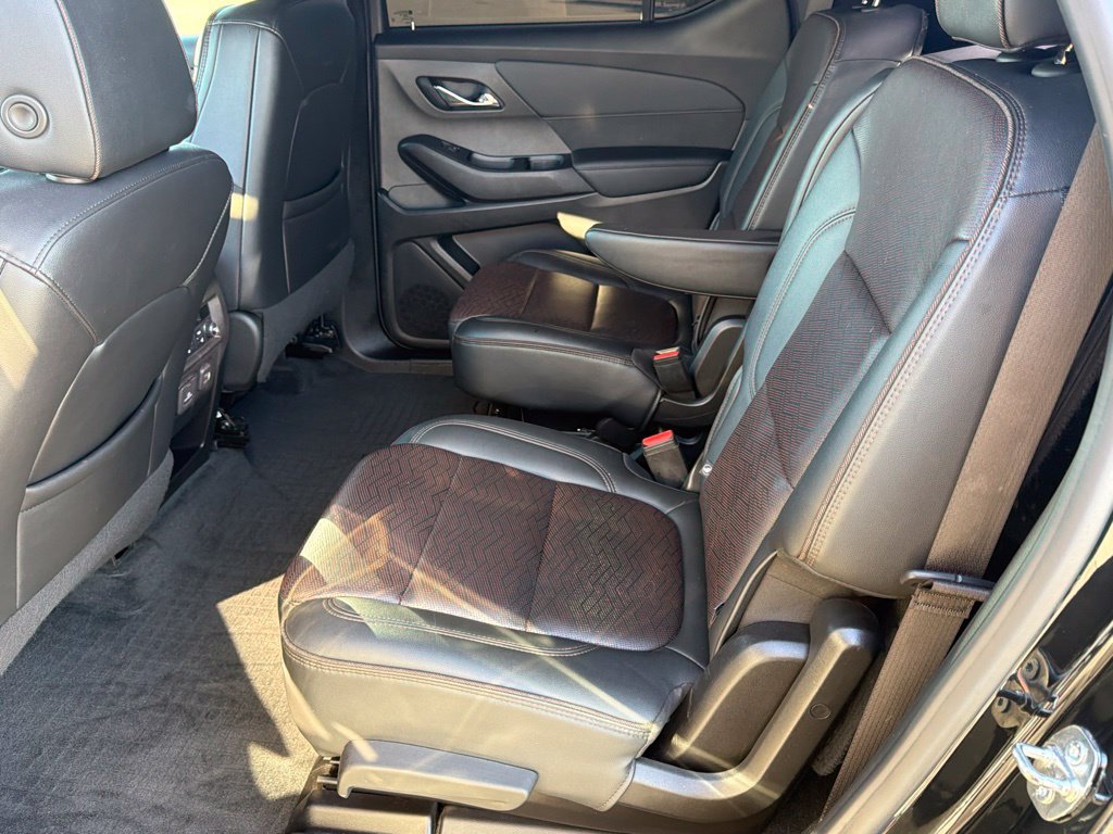 Used 2022 Chevrolet Traverse High Country w/ LPO, Cargo Package FWD image 34