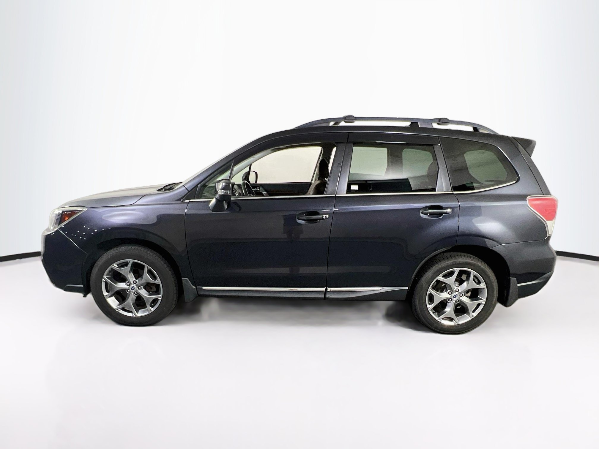 Used 2018 Subaru Forester 2.5i Touring w/ Popular Package #2 AWD/4WD image 8