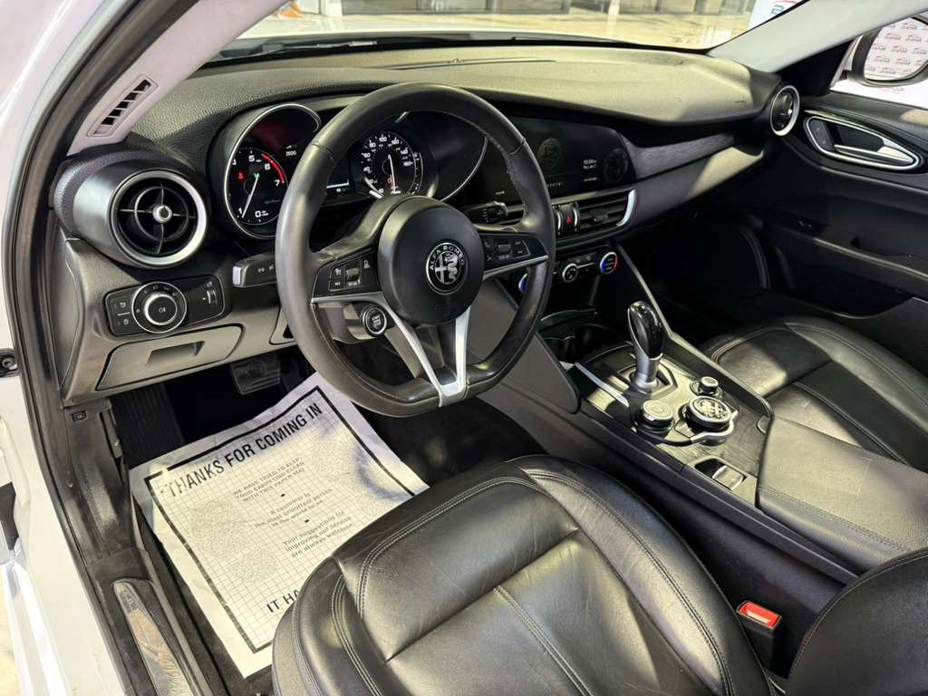 Used 2017 Alfa Romeo Giulia RWD image 36