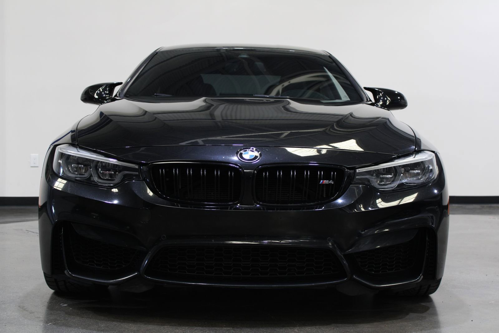Used 2018 BMW M4 Coupe RWD image 5