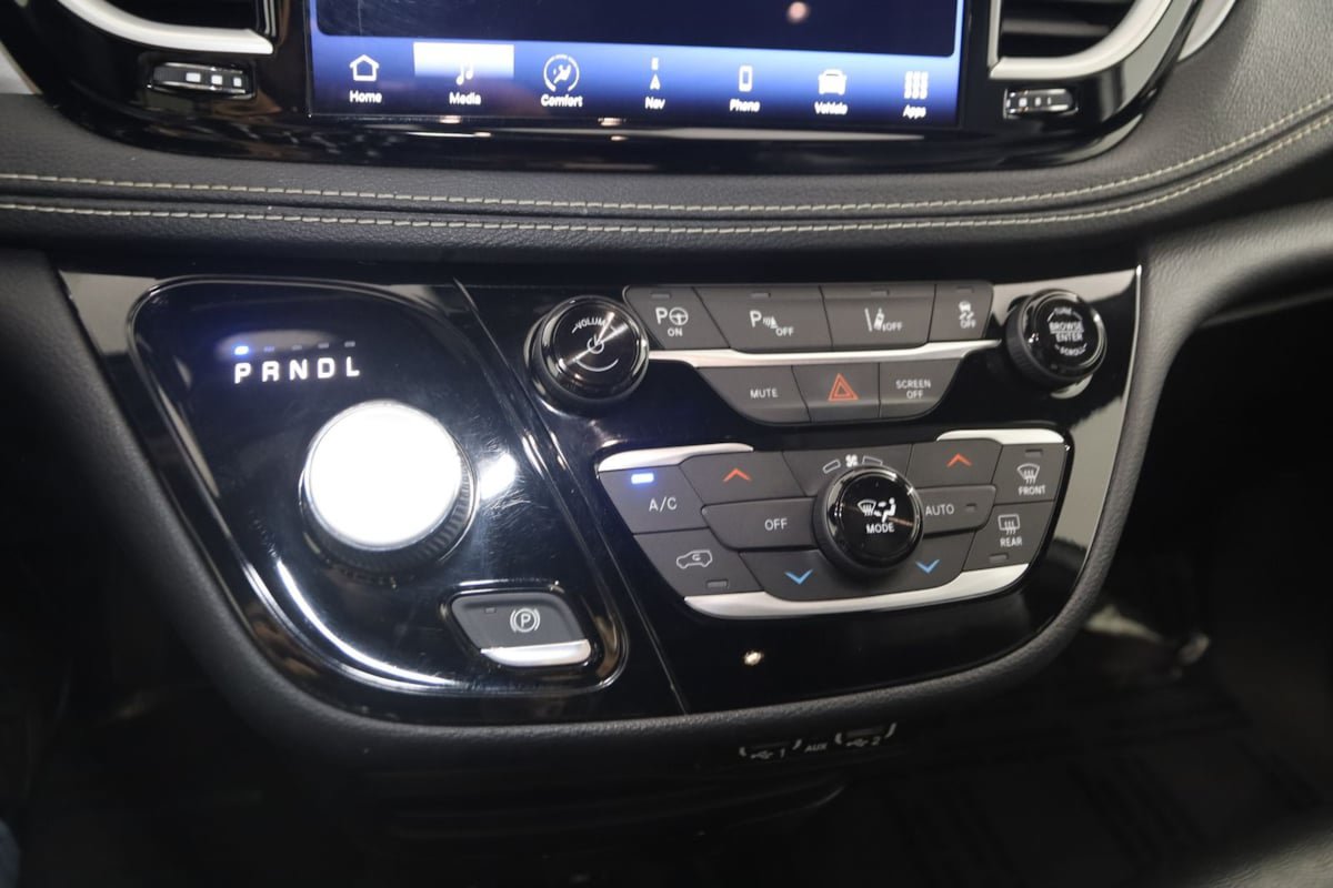 Used 2021 Chrysler Pacifica Touring-L w/ S Appearance Package FWD image 30
