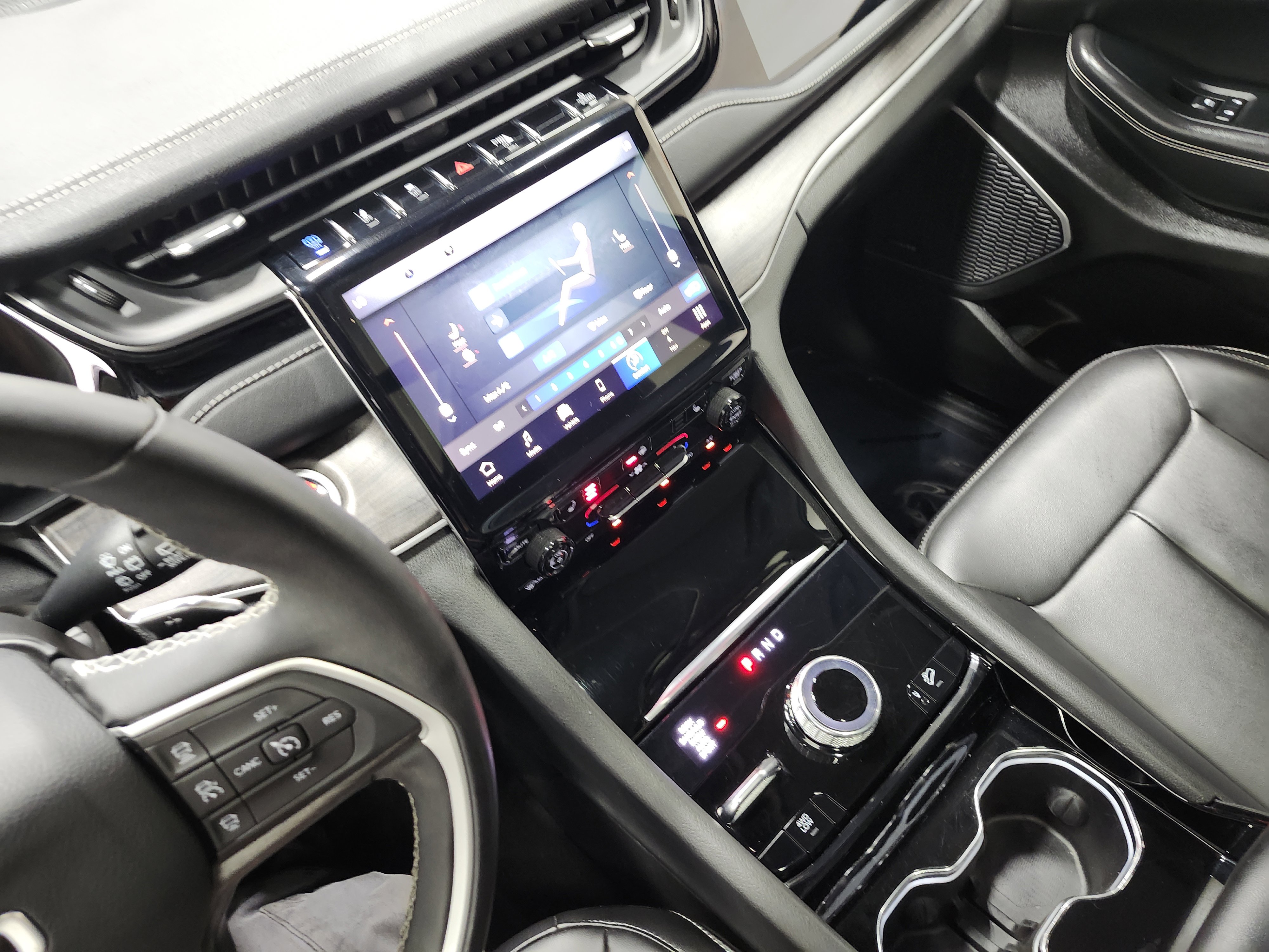 Used 2023 Jeep Grand Cherokee 4WD 4xe image 33