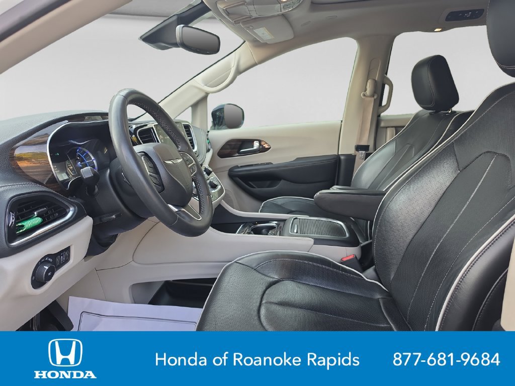 Used 2023 Chrysler Pacifica Limited FWD image 10