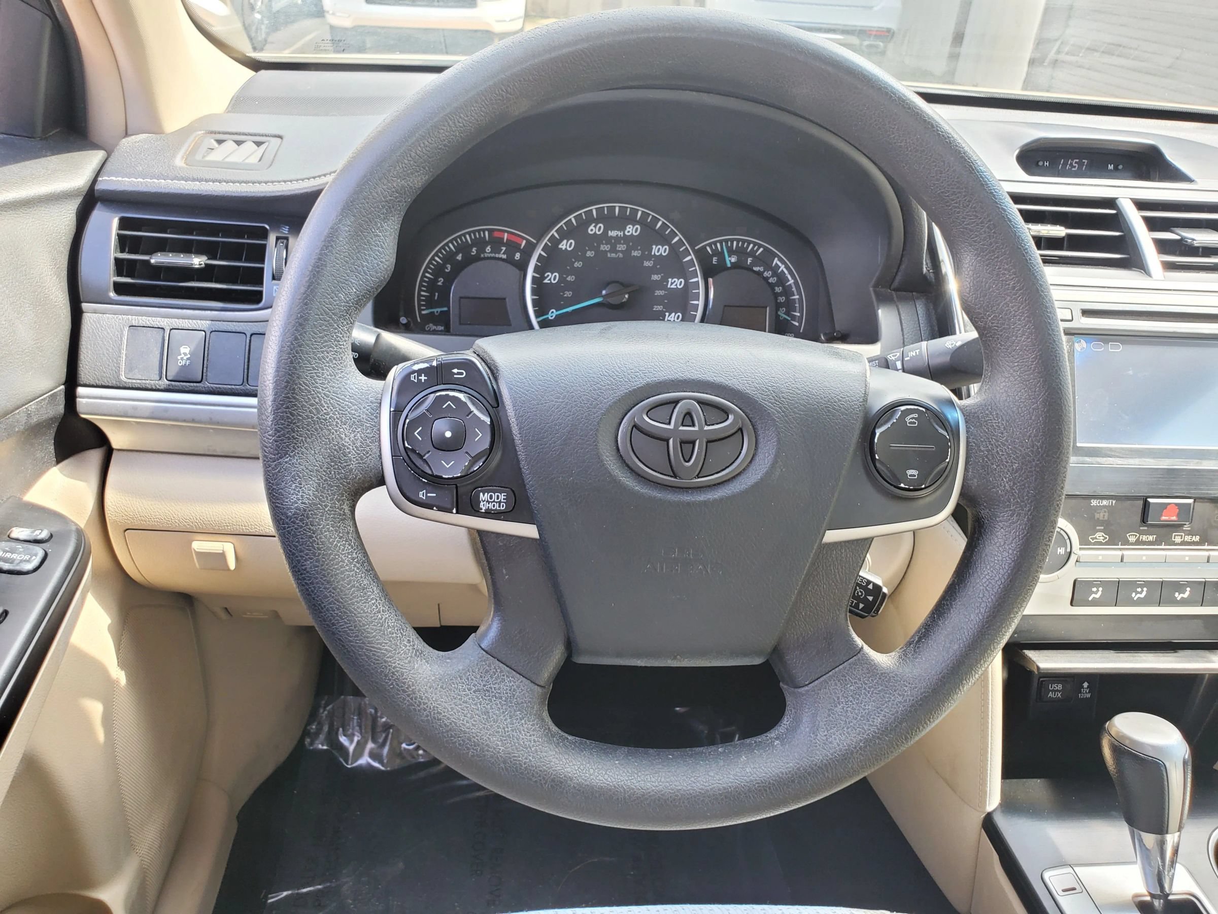 Used 2012 Toyota Camry LE FWD image 39