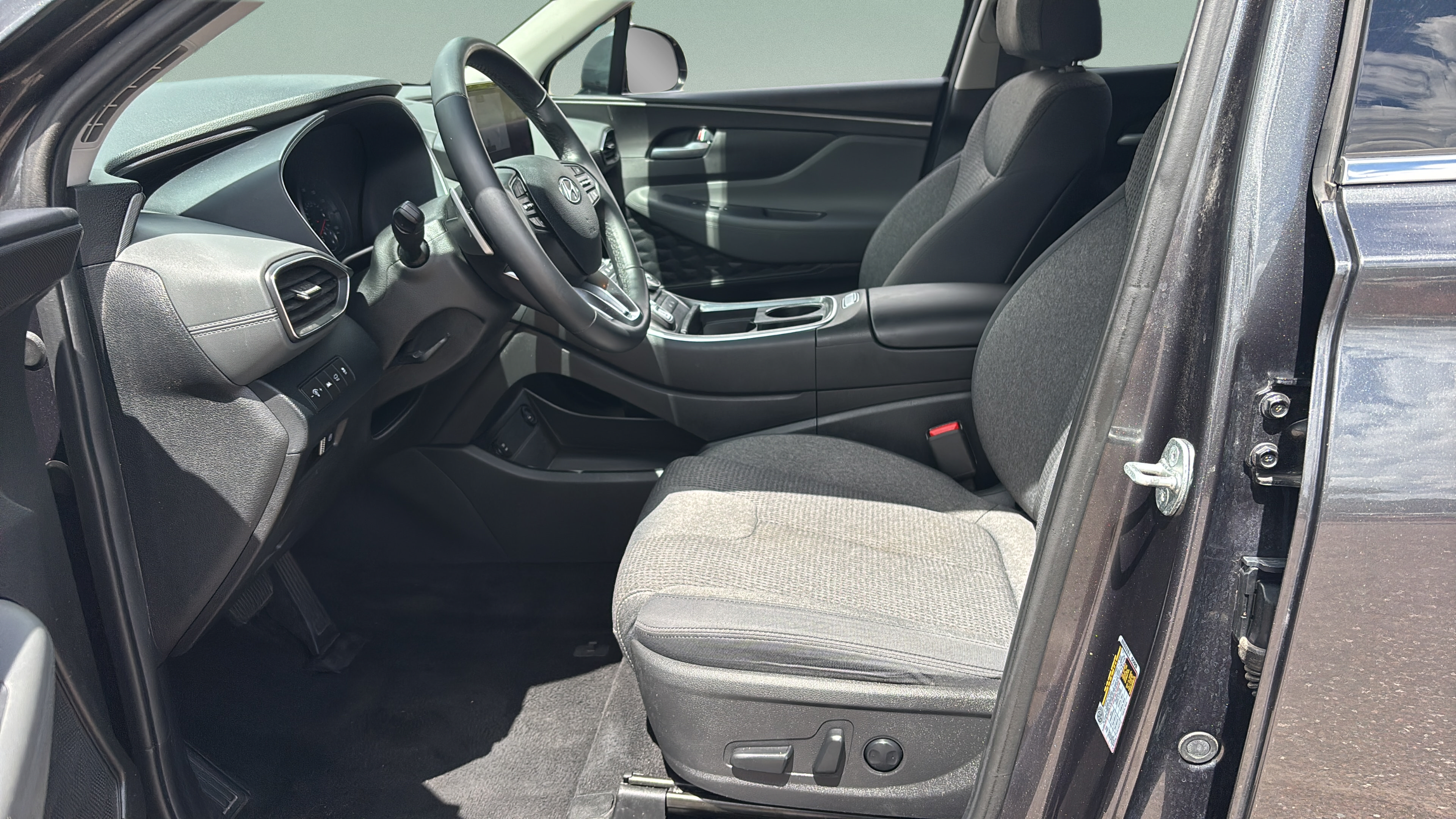 Used 2023 Hyundai Santa Fe SEL FWD image 6