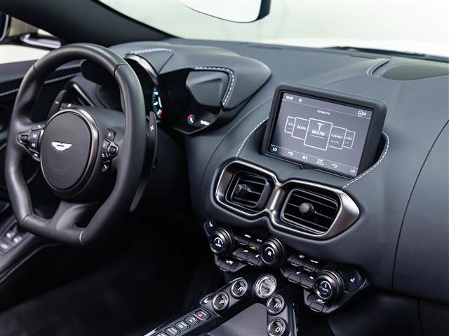 Used 2023 Aston Martin V8 Vantage Roadster RWD image 29