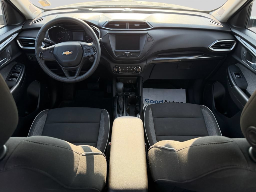 Used 2021 Chevrolet TrailBlazer L FWD image 16