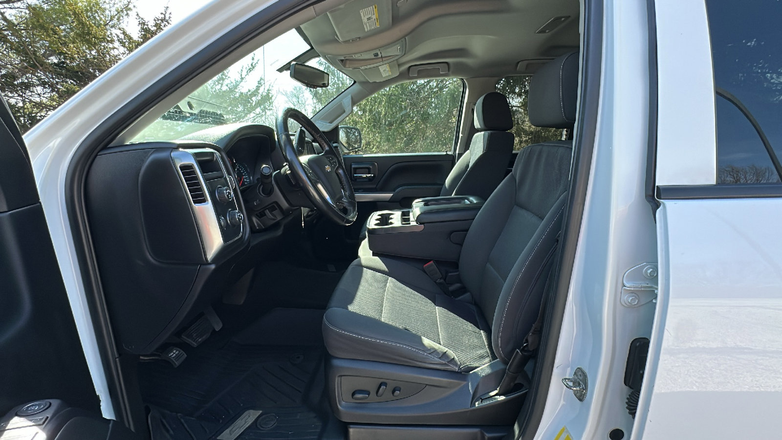 Used 2018 Chevrolet Silverado 1500 LT w/ All Star Edition image 11