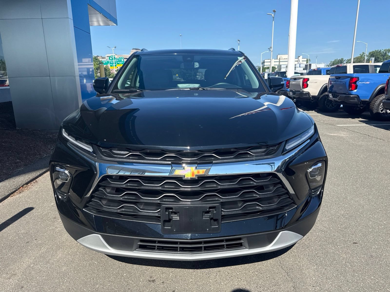 Used 2025 Chevrolet Blazer LT AWD/4WD image 3