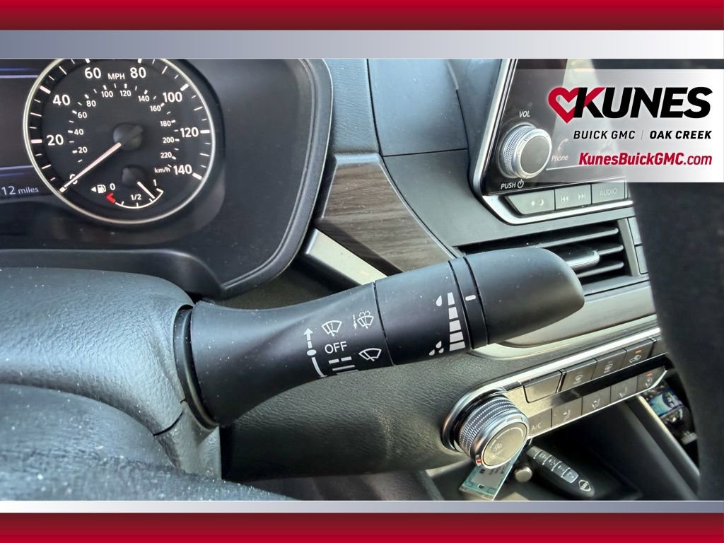 Used 2025 Nissan Altima 2.5 SV image 16