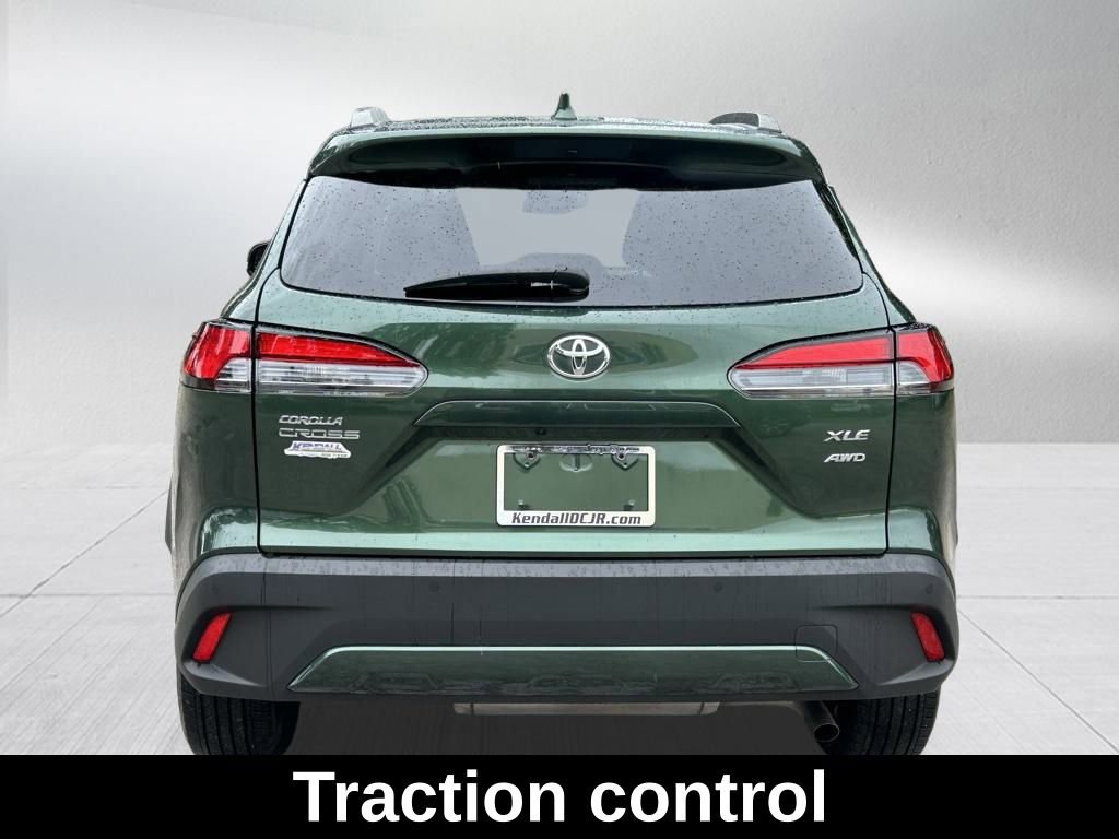 Used 2022 Toyota Corolla Cross XLE image 7