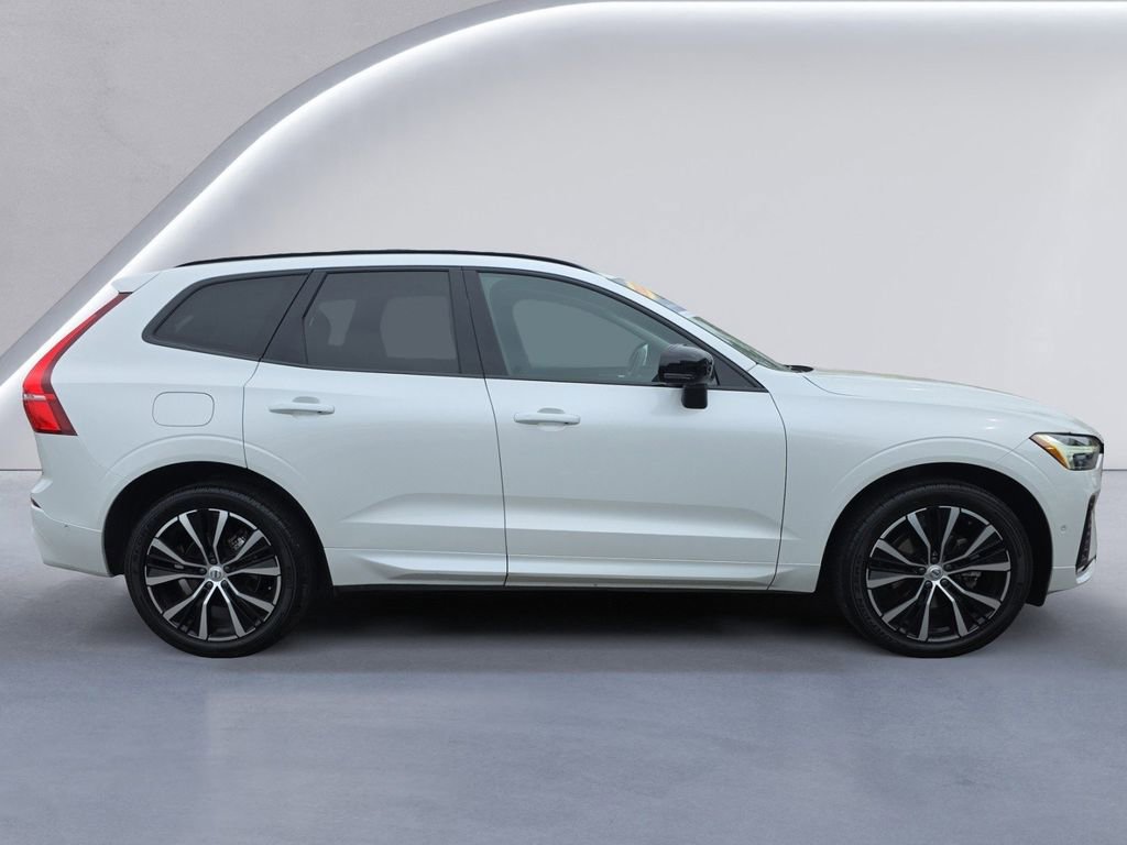 Used 2023 Volvo XC60 B5 Plus w/ Protection Package Premier AWD/4WD image 3