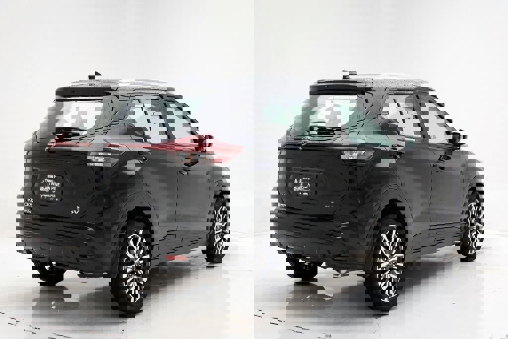 Used 2024 Nissan Kicks SV image 8