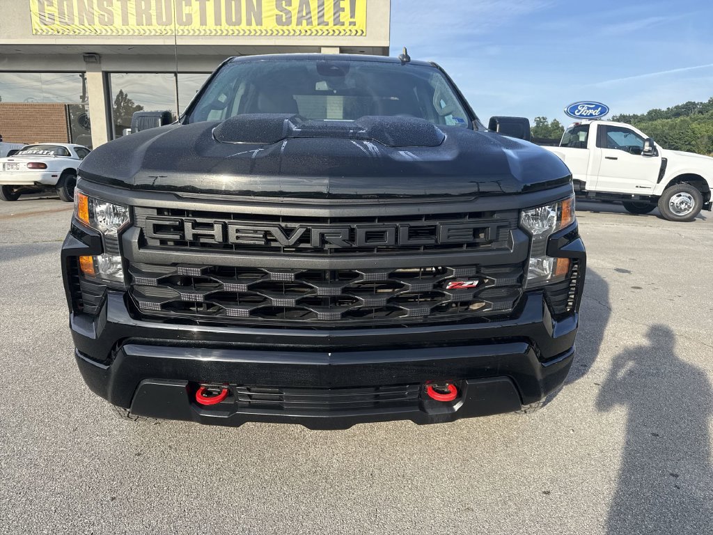 Used 2024 Chevrolet Silverado 1500 Custom Trail Boss AWD/4WD image 2