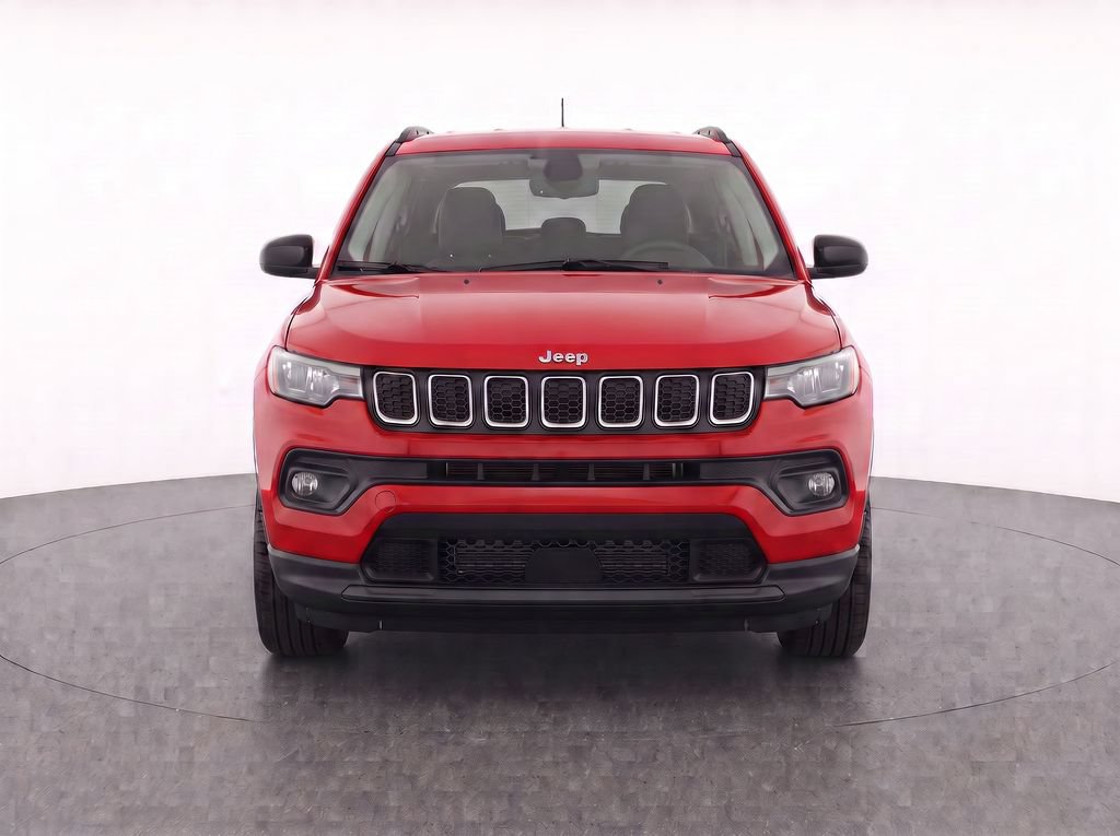 Used 2025 Jeep Compass Latitude w/ Sun & Sound Group AWD/4WD video 2