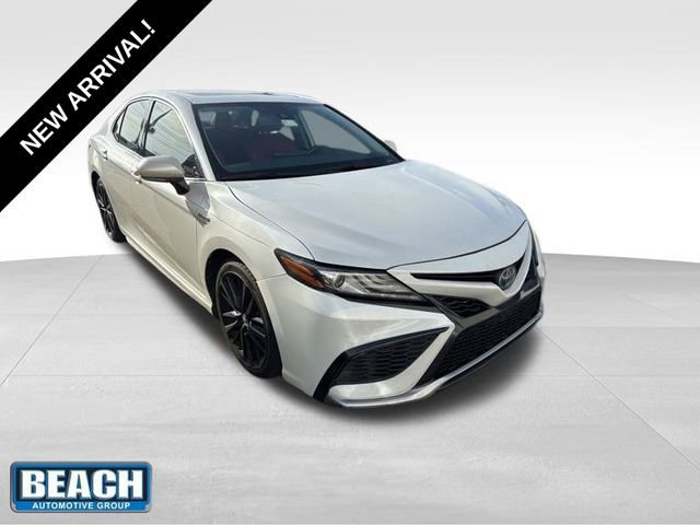 Used 2021 Toyota Camry XSE image 1