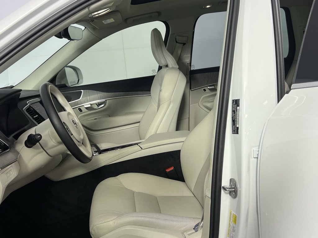 Used 2025 Volvo XC90 T8 Plus w/ Protection Package Premier image 21