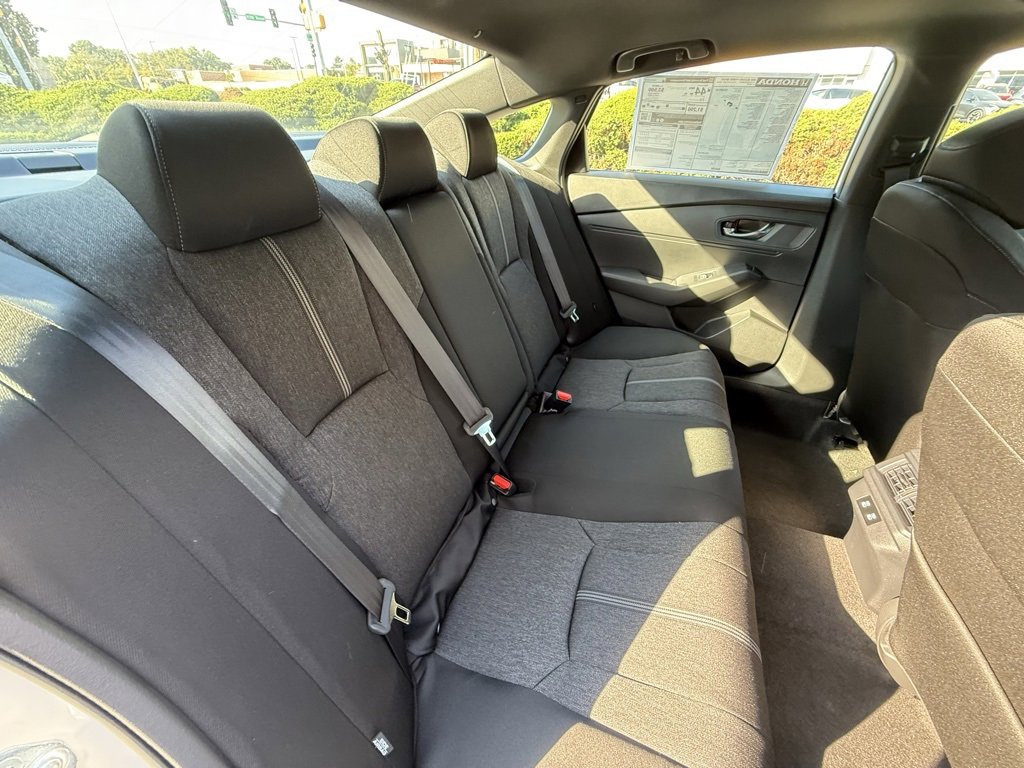 Used 2025 Honda Accord Sport image 35