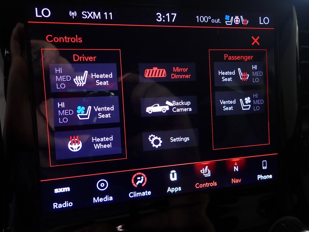 Used 2019 RAM 1500 Laramie AWD/4WD image 4