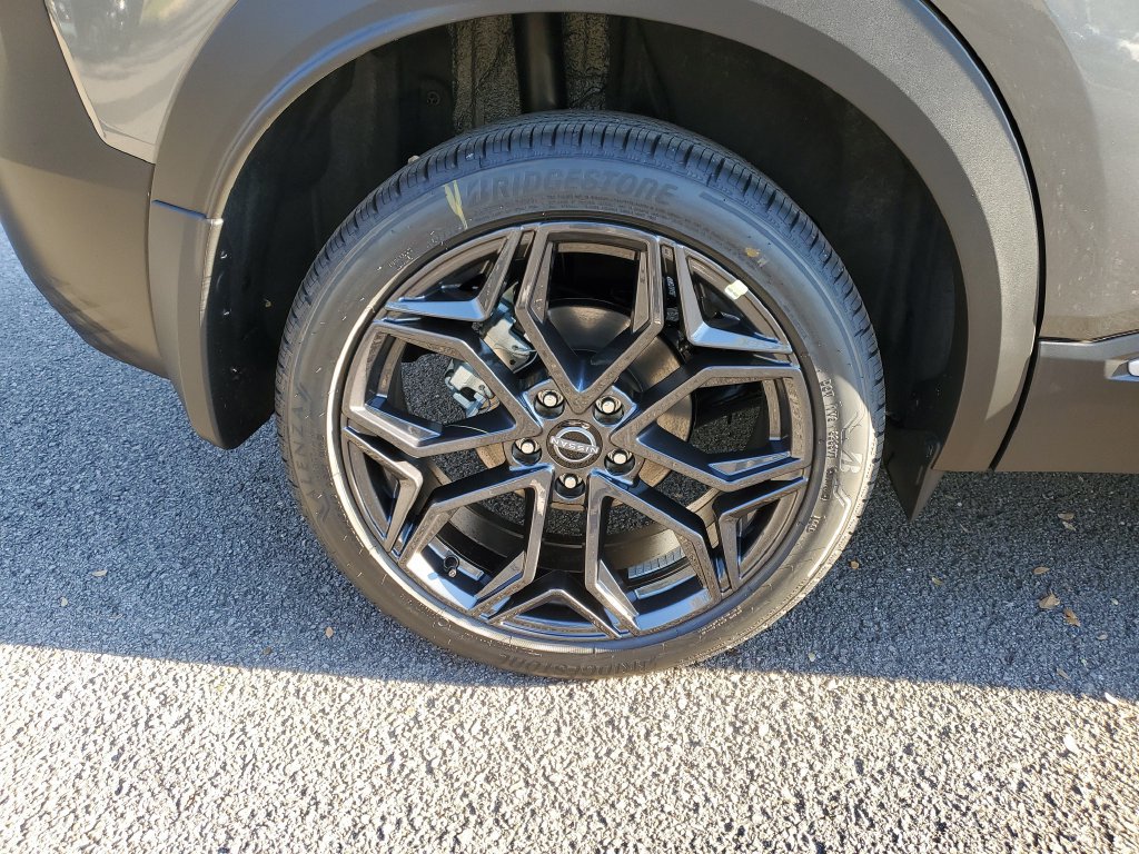 New 2027 Nissan Kicks SR FWD image 5