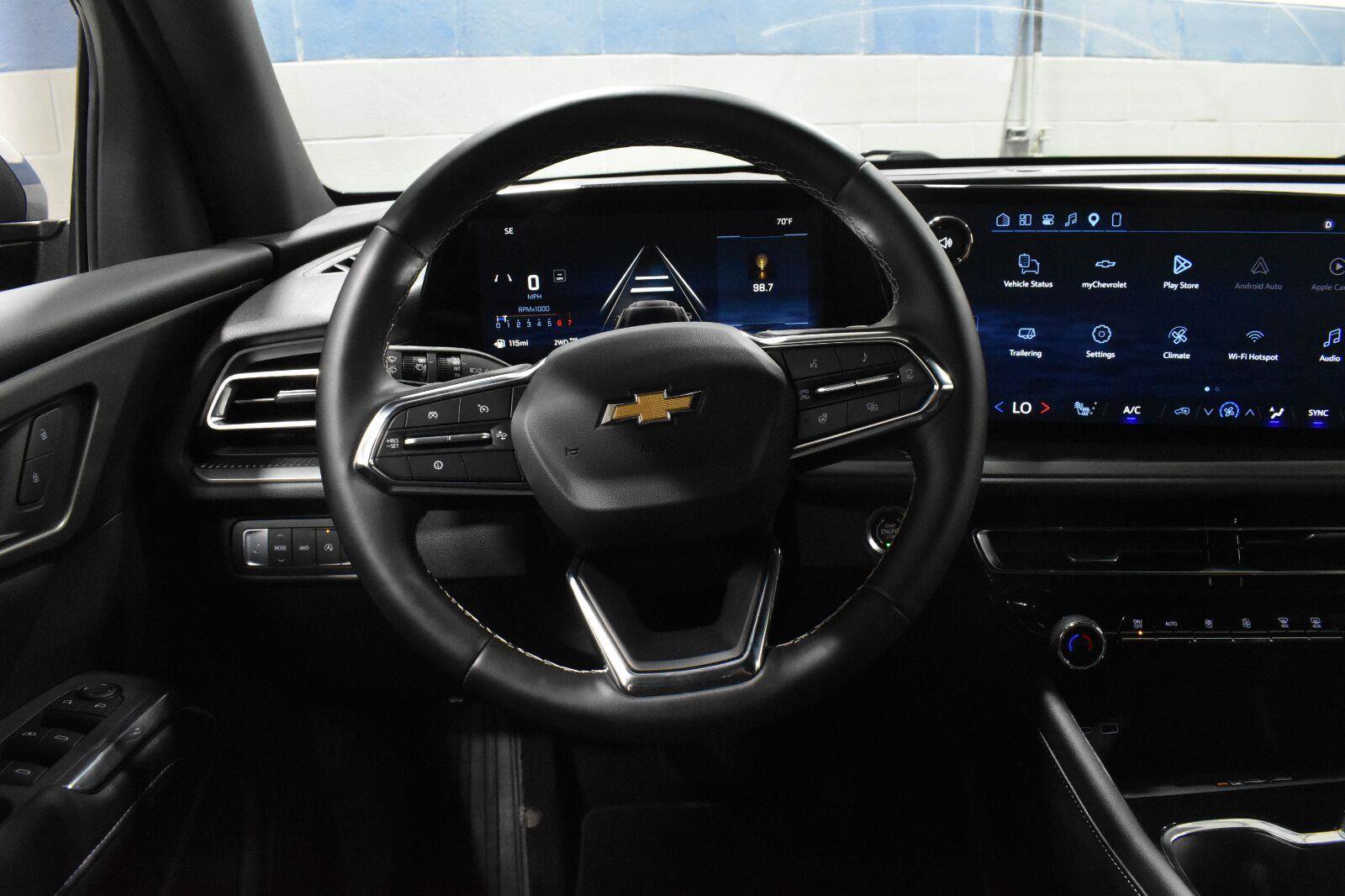 Used 2026 Chevrolet Traverse LT AWD/4WD image 7