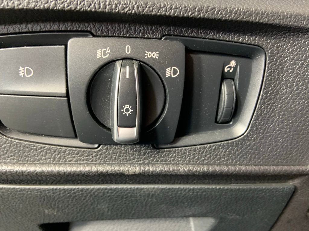 Used 2017 BMW 230i Coupe w/ Driving Assistance Package RWD image 21