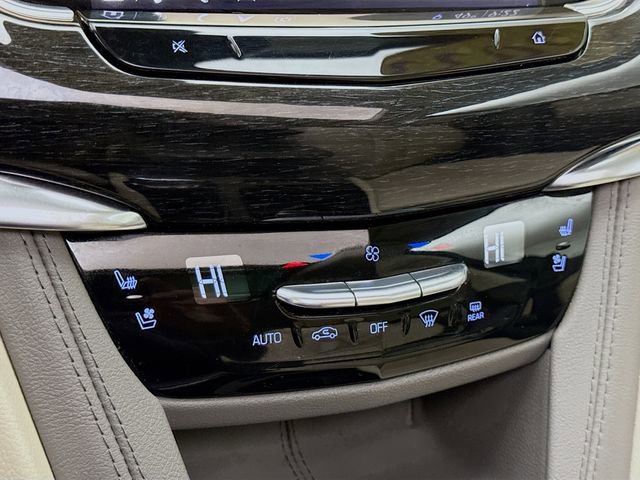 Used 2022 Cadillac XT6 Premium Luxury w/ Technology Package image 19