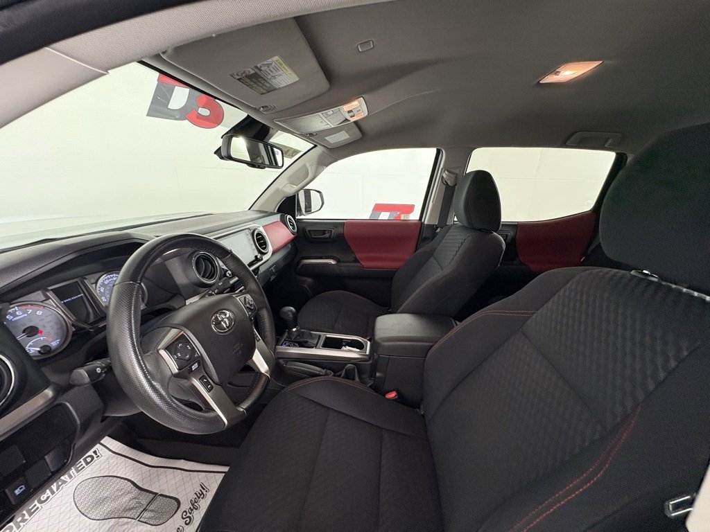 Used 2022 Toyota Tacoma SR5 image 10