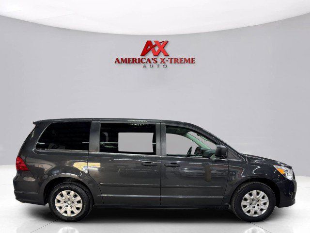 Used 2012 Volkswagen Routan S image 7