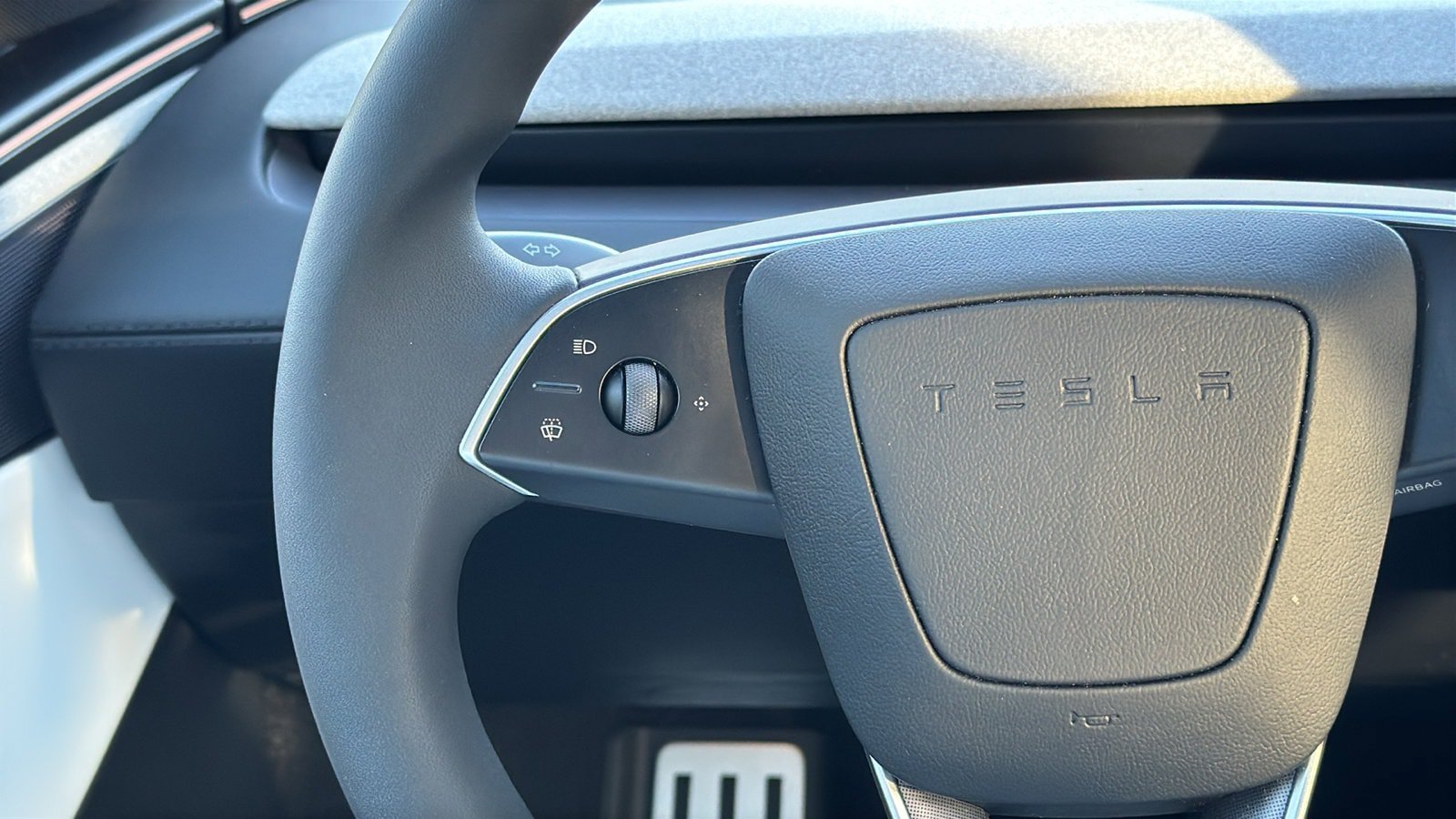 Used 2026 Tesla Model Y 2WD image 25